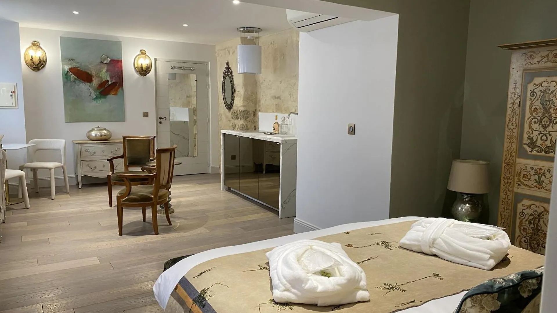 Jean Xxii Elegant Apartment Suite Spa Et Fitness With Balcony Avignon France