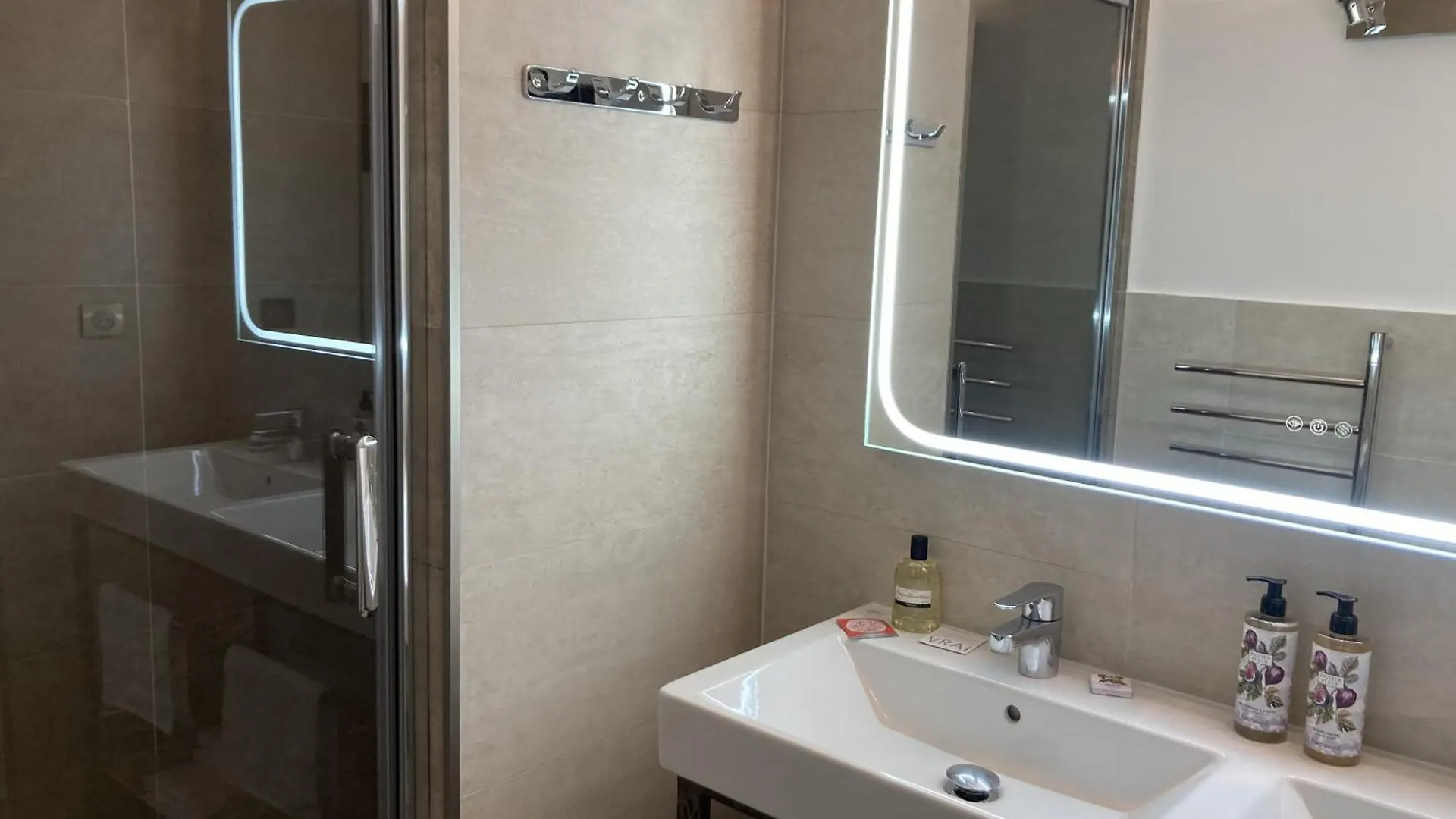 Jean Xxii Elegant Apartment Suite Spa Et Fitness With Balcony Avignon 0*,